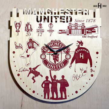 Manchester United (logo in original colours, light wood, red engravings)