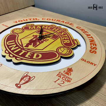 manchester united (two colours, dark wood) 